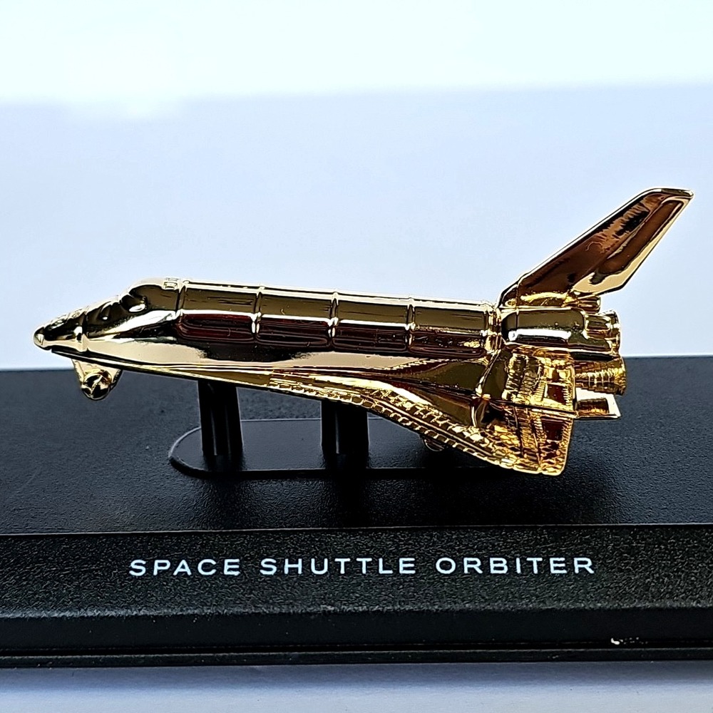 Smithsonian Gold Space Shuttle‎ Orbiter in Collector's Case Miniature Model 1646